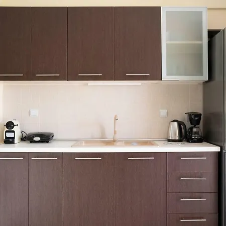 Alexandros Maisonettes * ניאה מודאניה